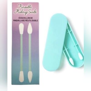 Aria Beauty reusable makeup swabs w/ case